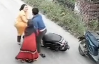 The Power of Emak-emak Gagalkan Pencurian Tabung Gas, Berani Hadang Motor Pelaku