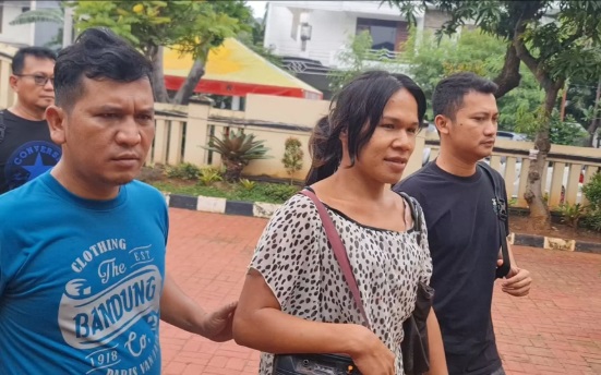 Chika Waria Viral Ngamuk di Apotek Jakbar Diringkus Polisi, Sempat Berpindah-pindah Tempat