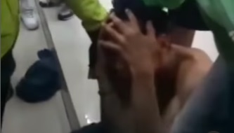 ABK Tertangkap Tangan Jambret Wanita di JPO Tanjung Barat, Dibogem Mentah Warga