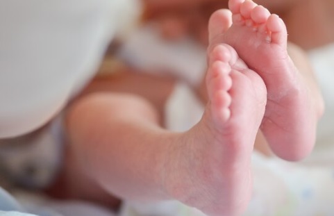 Mayat Bayi Ditemukan Tersangkut di Kali Ciliwung Bojonggede, Jadi Tontonan Warga