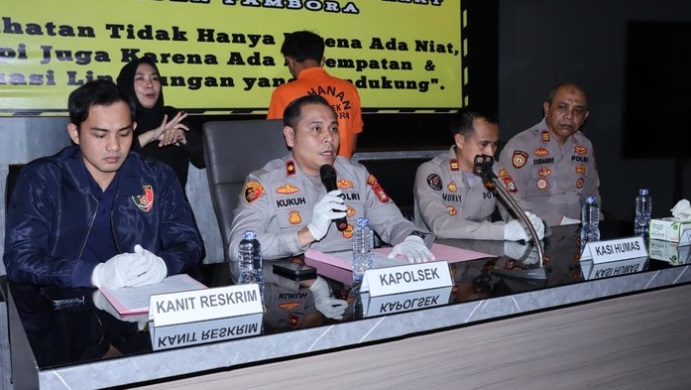 Pria di Jakbar Jambret Emas Emak-emak, Diuber-uber Bayar Utang Pinjol