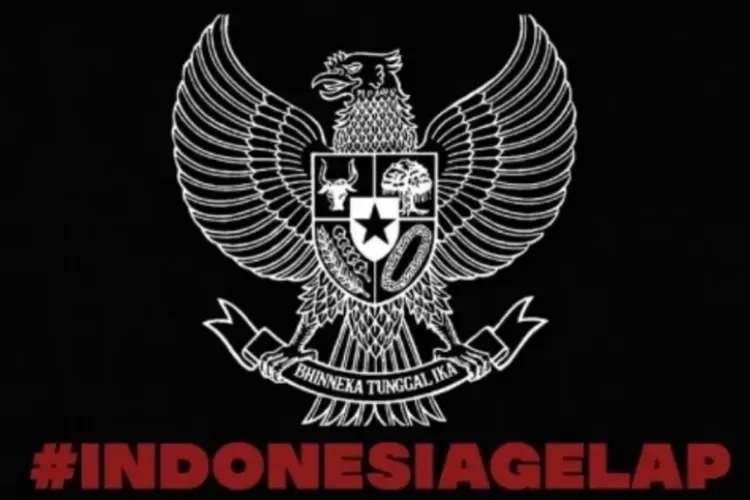 Massa Aksi Indonesia Gelap Berdatangan ke Patung Kuda
