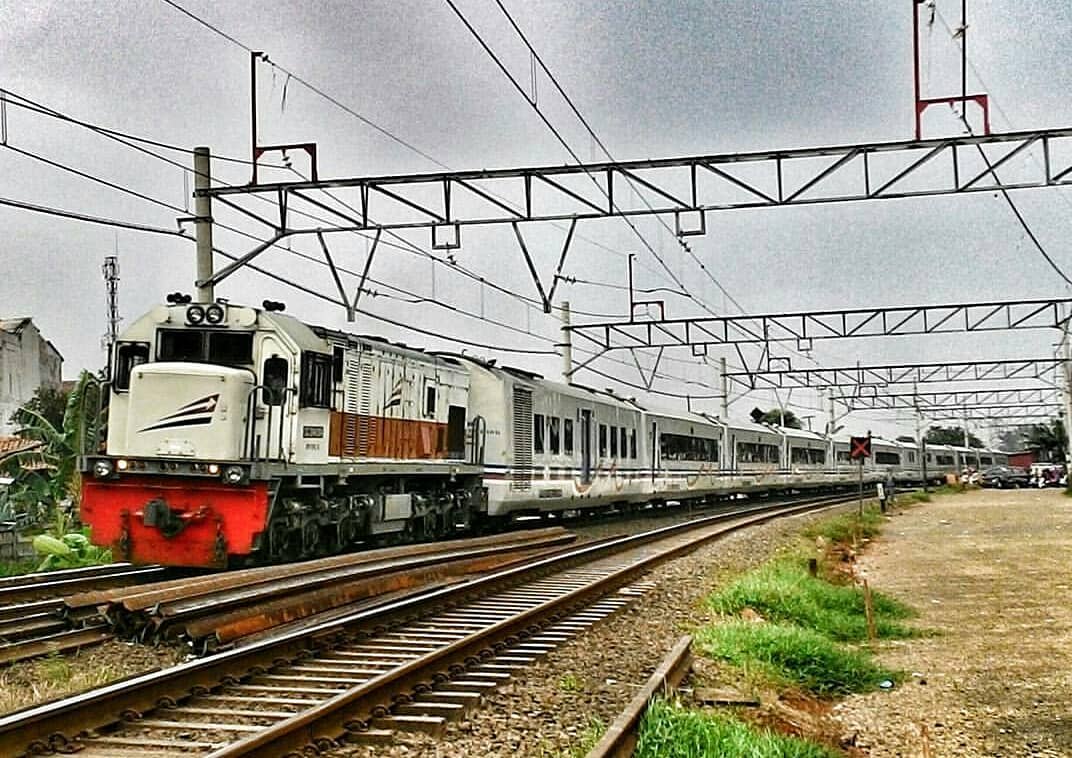 Cara Beli Tiket Kereta Lebaran 2025: Online dan Offline