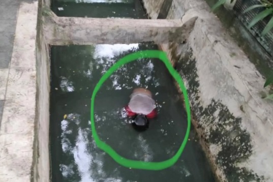 Mayat Pria Tanpa Identitas Mengambang di Saluran Air Koja Jakut, Ada Tato di Dada