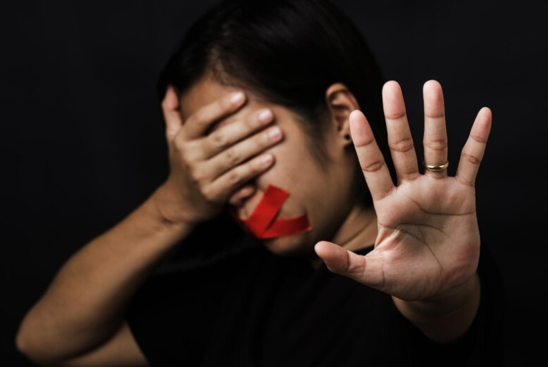 Wanita di Cikarang Babak Belur Dianiaya Ditodong Gunting Pacar, Selingkuh Biang Keroknya
