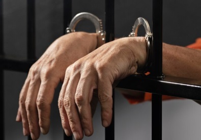 Wanita Ngaku Dipiting Polisi Seperti Maling Ayam, Adiknya Gelapkan Dana Sekolah Rp651 Juta