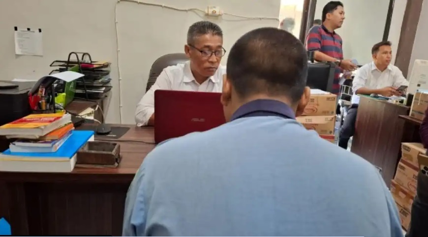 Pria Bersarung Begal Payudara di Sampang, Mau Kabur Tertabrak Mobil Berujung Jeruji Besi