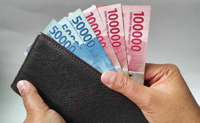 Pabrik Produksi Uang Palsu di Bekasi Digerebek, Mesin Cetak Disita, Pembuatnya Dibekuk